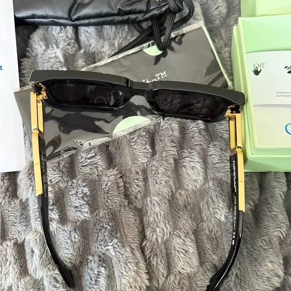 OFF WHITE Sunglasses Boston OERI073 1007 Authentic Italy  display picture 2
